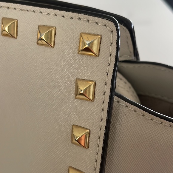 Extra large, Michael Kors, Selma, and cream with gold studs EXCELLENT CONDITION - Picture 10 of 11